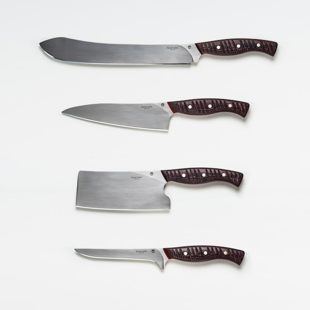 beautifully-crafted-knives